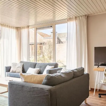 Villa Lovely Detached House Het Koetshuis Voeren
