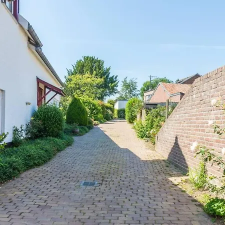 Villa Lovely Detached House Het Koetshuis *