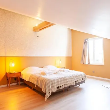 Villa Lovely Detached House Het Koetshuis